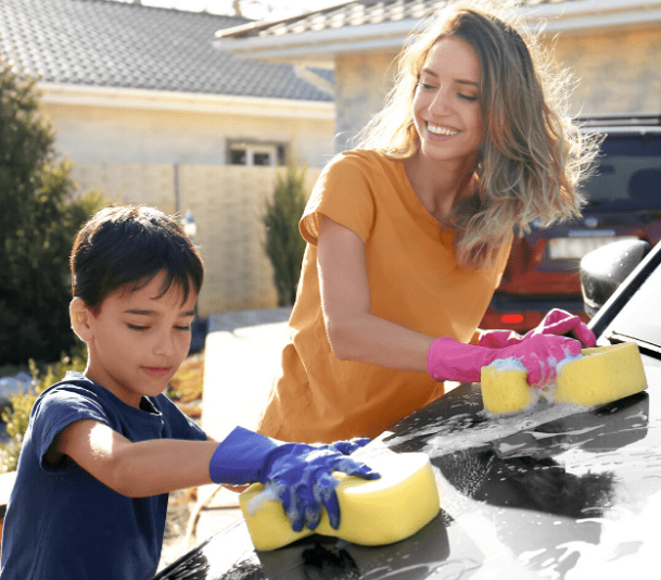 20230323021310wash the car