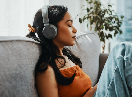 202406040306409-listen-to-music 202406040306409 listen to music