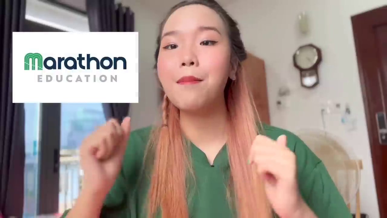 Từ Mất Gốc Đến Giỏi Hóa: Bí Quyết Lấy Lại Căn Bản và Chinh Phục Môn Học "Khó Nhằn" 6 Hình ảnh giao diện một lớp học trực tuyến trên Meritown, với giáo viên đang giảng bài và học sinh tương tác qua chat.