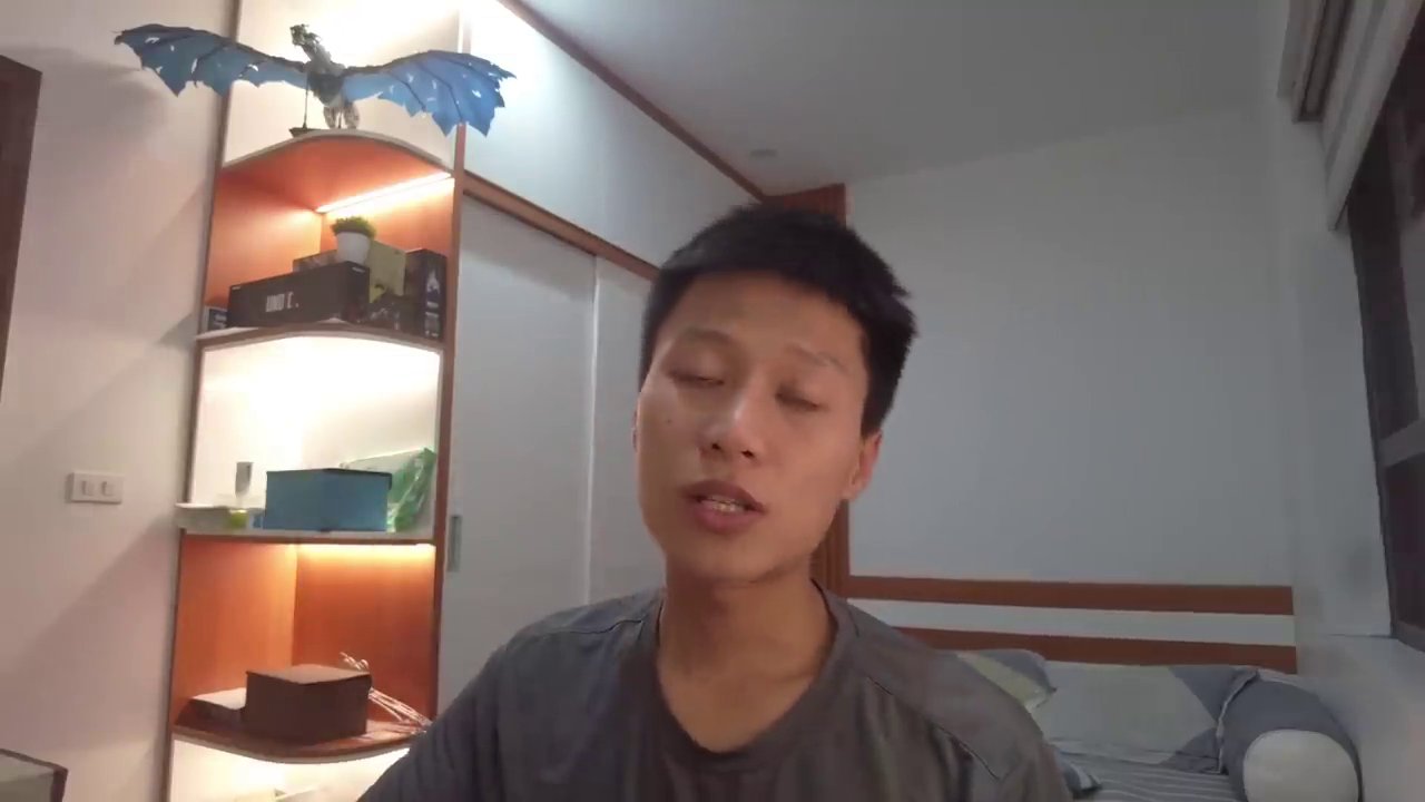 Mở trang sổ tay cá nhân với các hình vẽ minh hoạ và ghi chú bằng bút xanh - đỏ - tím.
